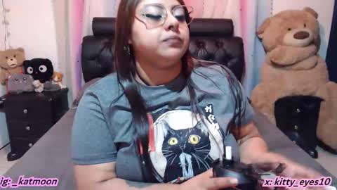 Snapshot of kitty_eyes chatting on 27, 3, 2026 kitty online show from 27, 3, 2026