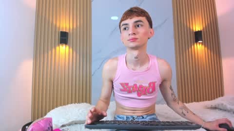 Snapshot of kitty_gill chatting on 5, 2, 2025 kitty_gill online show from 5, 2, 2025