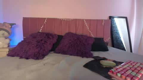 kitty_kryss online show from 9, 3, 2026