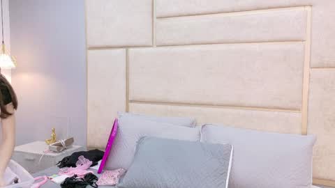 kitty_model online show from 16, 4, 2026