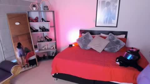 Kitty online show from 10, 11, 2025