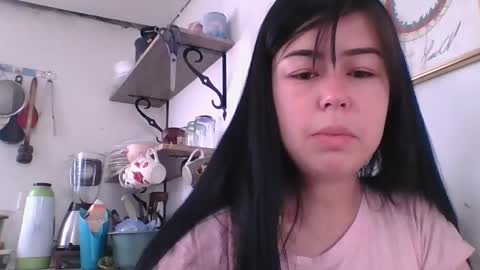 Snapshot of kitty_small69 chatting on 14, 12, 2025 kitty_small69 online show from 14, 12, 2025