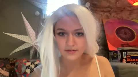 kittycat420710 online show from 25, 4, 2026