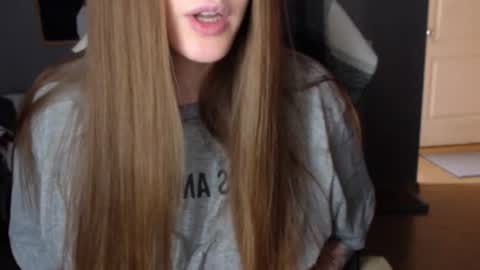 Snapshot of kittylovemoon chatting on 26, 6, 2026 KittyloveMoon online show from 26, 6, 2026