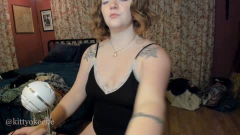 Snapshot of kittyokeeffe chatting on 2, 1, 2025 Miss Kitty OKeeffe online show from 2, 1, 2025