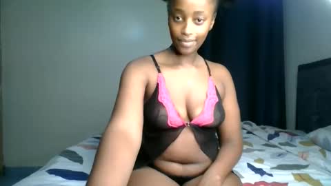 Snapshot of kittypettite chatting on 10, 6, 2026 Kittypettite online show from 10, 6, 2026
