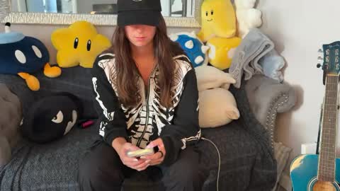 Snapshot of kittypurr79 chatting on 19, 5, 2026 kittypurr79 online show from 19, 5, 2026