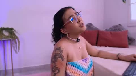 Snapshot of kittysophie_ chatting on 4, 11, 2025 Sophie online show from 4, 11, 2025