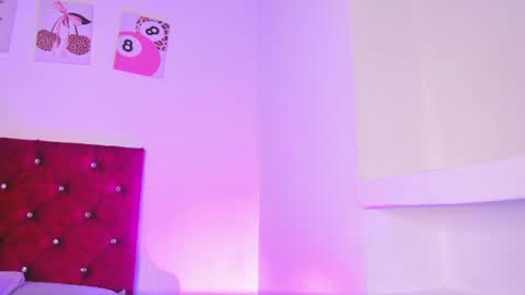 Snapshot of kittystar18 chatting on 25, 6, 2026 kitty online show from 25, 6, 2026