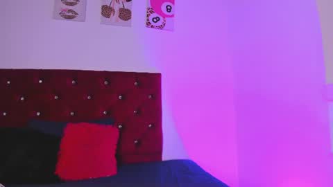 Snapshot of kittystar18 chatting on 15, 7, 2026 kitty online show from 15, 7, 2026