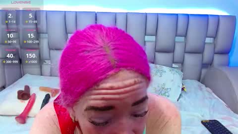 kittywhiteass online show from 4, 12, 2025