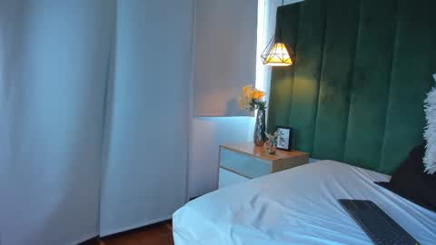 Snapshot of kittyy_milk chatting on 17, 10, 2025 K I T T Y Y online show from 17, 10, 2025