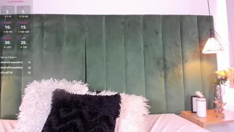 Snapshot of kittyy_milk chatting on 23, 10, 2025 K I T T Y Y online show from 23, 10, 2025