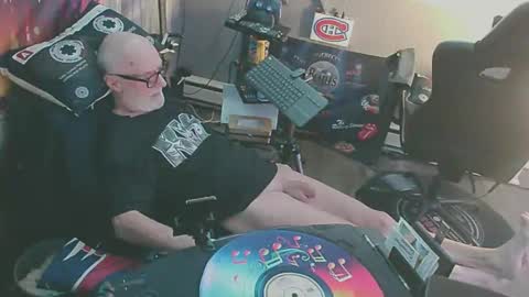 Snapshot of kiveuxmakeu chatting on 22, 9, 2025 kiveuxmakeu online show from 22, 9, 2025