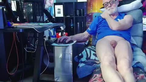 Snapshot of kiveuxmakeu chatting on 5, 11, 2025 kiveuxmakeu online show from 5, 11, 2025