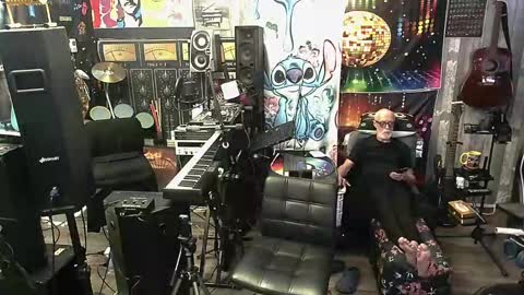 Snapshot of kiveuxmakeu chatting on 9, 11, 2025 kiveuxmakeu online show from 9, 11, 2025