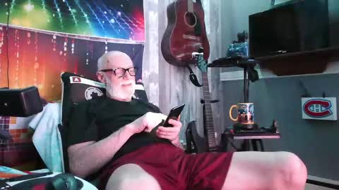 Snapshot of kiveuxmakeu chatting on 19, 11, 2025 kiveuxmakeu online show from 19, 11, 2025