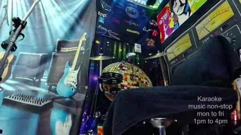 Snapshot of kiveuxmakeu chatting on 5, 12, 2025 kiveuxmakeu online show from 5, 12, 2025