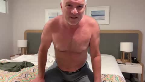 Snapshot of kiwi_muso chatting on 15, 12, 2024 Silver Fox Daddy online show from 15, 12, 2024