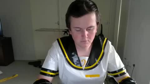 Snapshot of kiwi_twink21 chatting on 11, 10, 2025 kiwi_twink21 online show from 11, 10, 2025