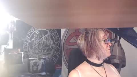 Snapshot of kleiner_teufel chatting on 19, 6, 2026 Michelle online show from 19, 6, 2026