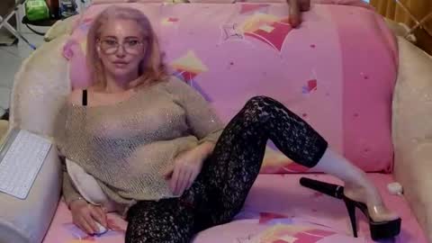 ALYONA online show from 11, 11, 2025