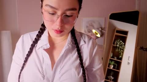 Snapshot of kloe222 chatting on 14, 10, 2025 kloe222 online show from 14, 10, 2025