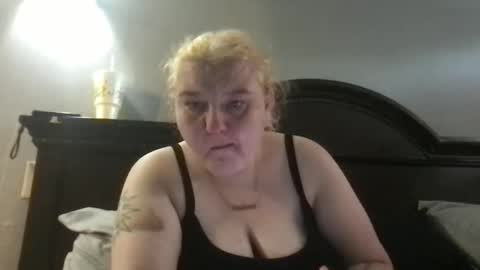 Snapshot of kmarie1196 chatting on 7, 6, 2026 kmarie1196 online show from 7, 6, 2026