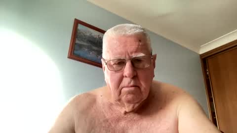 Snapshot of knights2001 chatting on 6, 1, 2025 Aussiedude online show from 6, 1, 2025