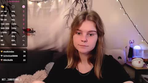 Snapshot of komorebbi chatting on 27, 12, 2024 Marta online show from 27, 12, 2024