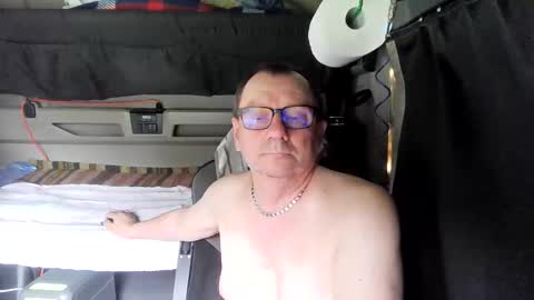 Snapshot of komputer123456789 chatting on 14, 5, 2026 Bogdan online show from 14, 5, 2026