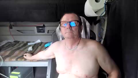 Snapshot of komputer123456789 chatting on 29, 5, 2026 Bogdan online show from 29, 5, 2026