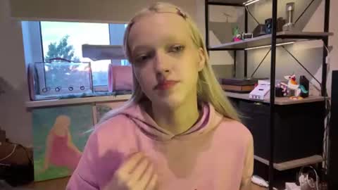 Snapshot of kortneyhiedeman chatting on 25, 6, 2026 Ariela online show from 25, 6, 2026