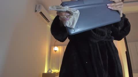 K O S M I C online show from 28, 2, 2025