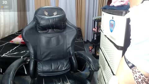 Snapshot of kourtneyluv_ chatting on 1, 3, 2026 kourtneyluv online show from 1, 3, 2026