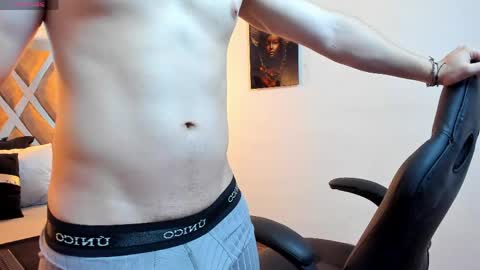 Snapshot of kraven_lust chatting on 8, 5, 2026 Kraven online show from 8, 5, 2026
