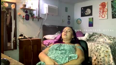 Snapshot of kreamyk420 chatting on 7, 4, 2026 kreamyk420 online show from 7, 4, 2026