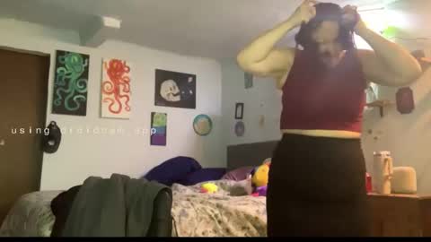 Snapshot of kreamyk420 chatting on 4, 5, 2026 kreamyk420 online show from 4, 5, 2026