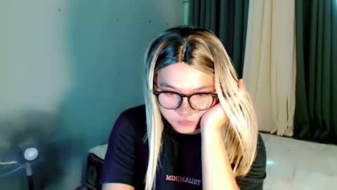 Snapshot of krezikeed chatting on 9, 5, 2026 krezikeed online show from 9, 5, 2026