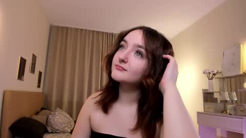 Snapshot of kris_loken chatting on 13, 11, 2025 kris_loken online show from 13, 11, 2025