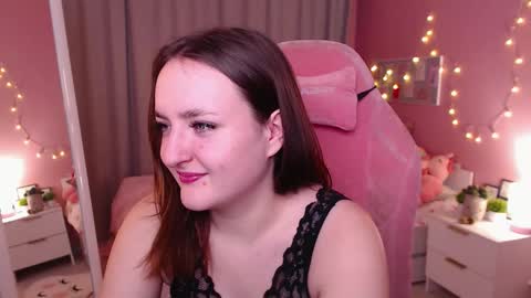 Snapshot of kris_loken chatting on 4, 12, 2025 kris_loken online show from 4, 12, 2025