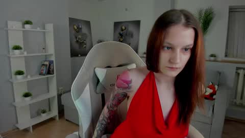 Snapshot of krisdoeil chatting on 26, 11, 2025 krisdoeil online show from 26, 11, 2025