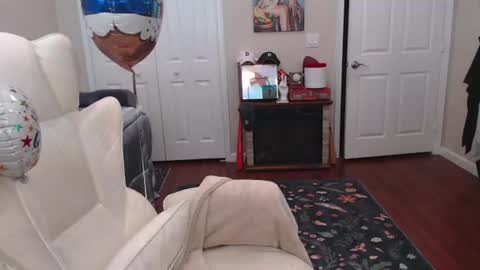 Krissy online show from 19, 6, 2026