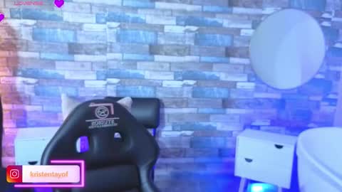 Snapshot of kristen_tay chatting on 9, 2, 2026 kristen_tay online show from 9, 2, 2026