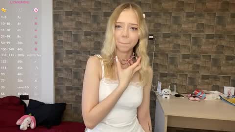 Snapshot of kristiancommes chatting on 22, 5, 2026 Alisa online show from 22, 5, 2026