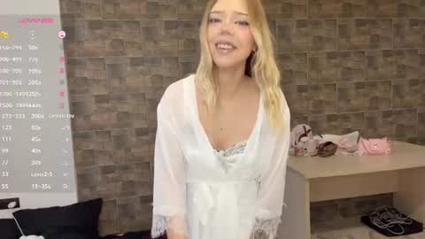 Snapshot of kristiancommes chatting on 26, 6, 2026 Alisa online show from 26, 6, 2026