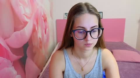 Kristina Adel online show from 3, 2, 2025