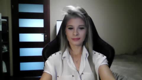 KristineAmore online show from 18, 9, 2025