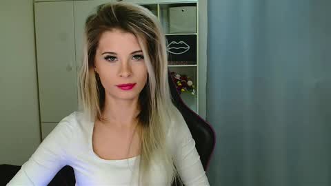 KristineAmore online show from 13, 1, 2026