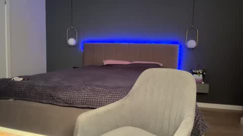 Snapshot of kristy_saint chatting on 12, 9, 2025 Kristi online show from 12, 9, 2025